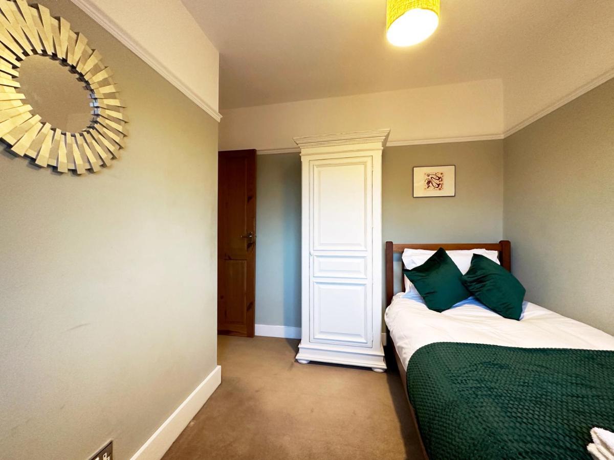 Daisy's Place In Londra
