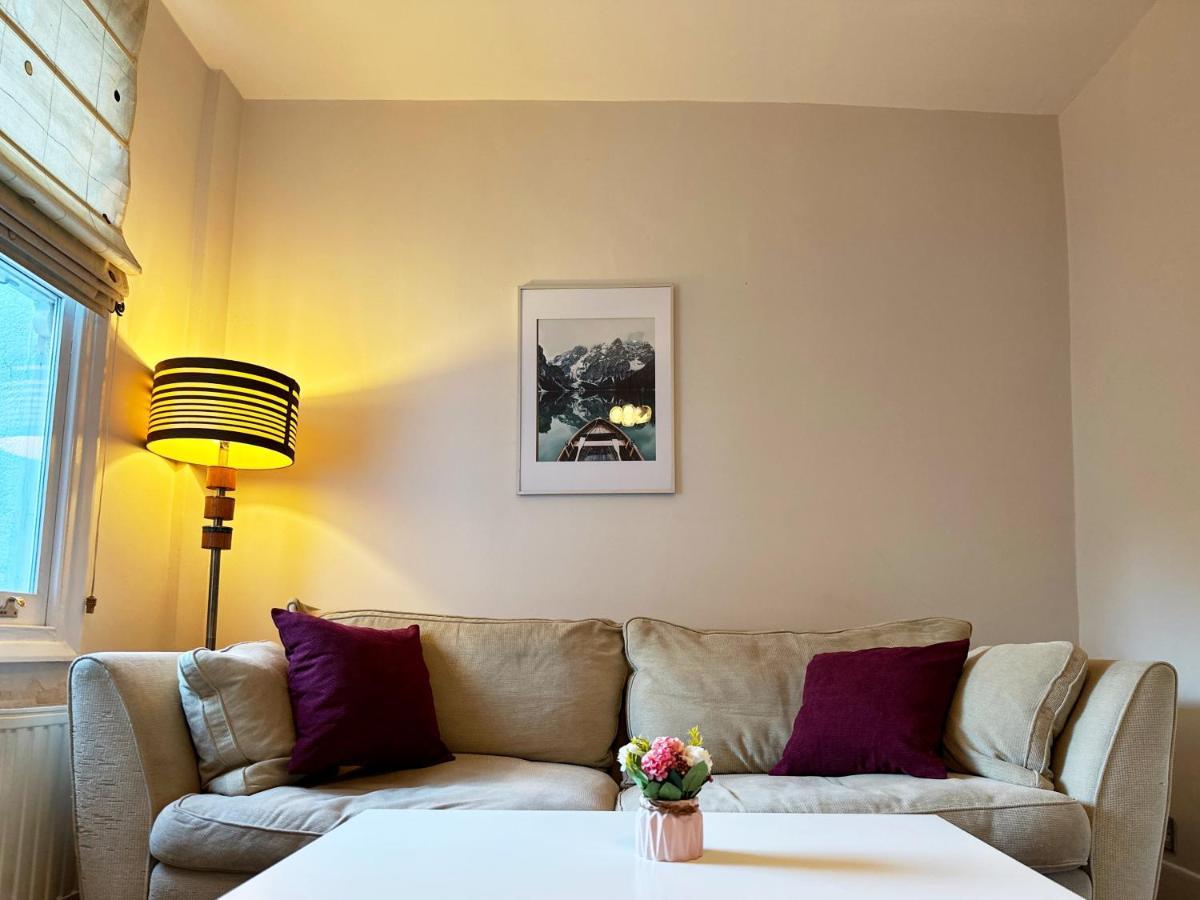 Daisy's Place In Apartament